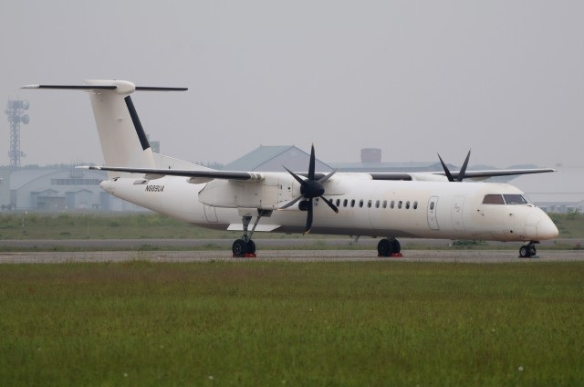 Bombardier Q400 (5)
