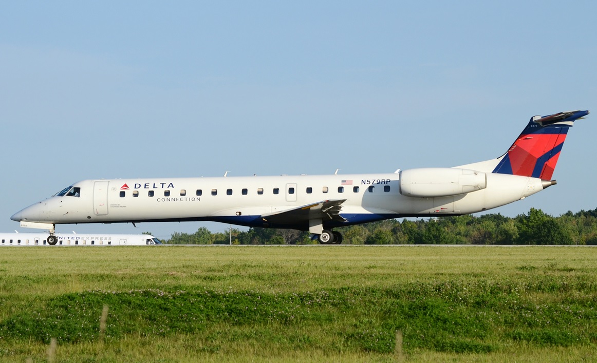 Embraer 145LR (2)