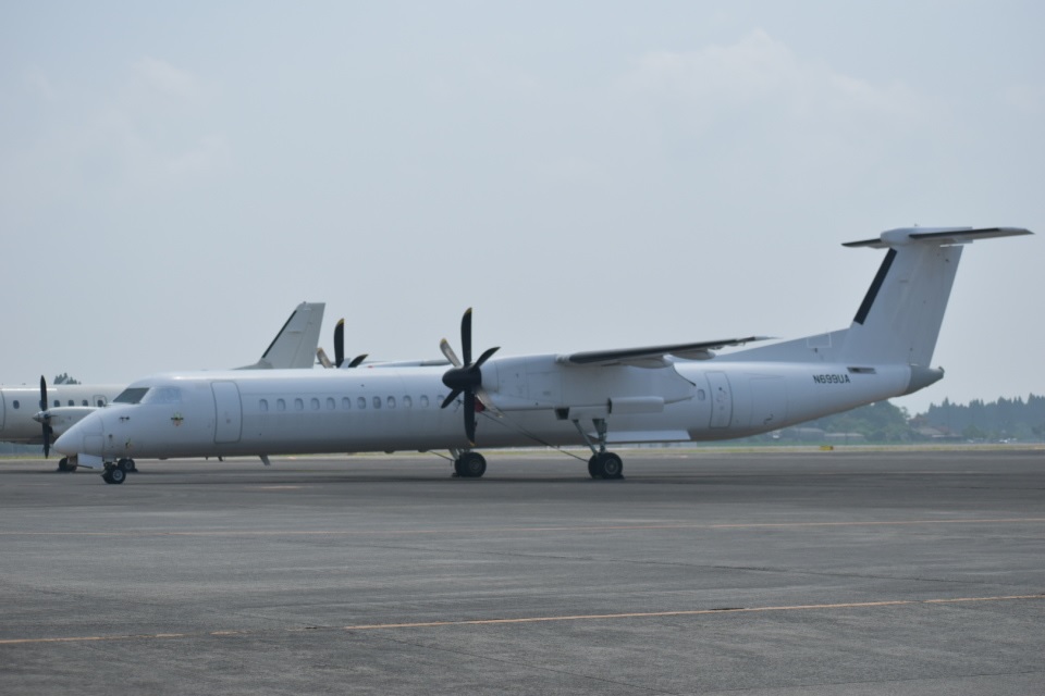 Bombardier Q400 (10)